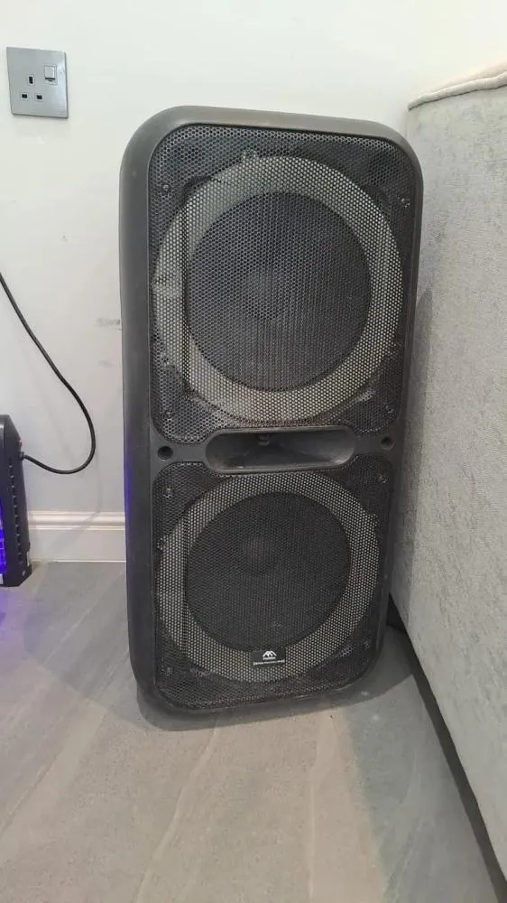 قاعة فعالية — توزيع صوت وإضاءة للفقرات — لقطة 1 من معرض العمل في الرياض