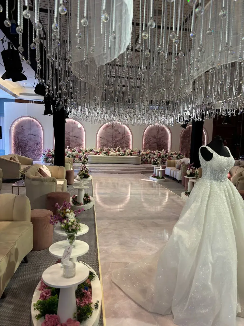 تنسيق حفلات زواج في البيت — تنسيق حفلات زواج في البيت: حميمية بحدود عملية